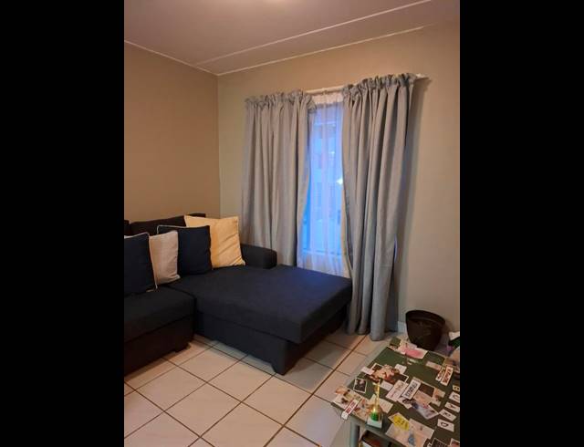 2 BEDROOM APARTMENT FOR SALE IN ROOIHUISKRAAL NORTH